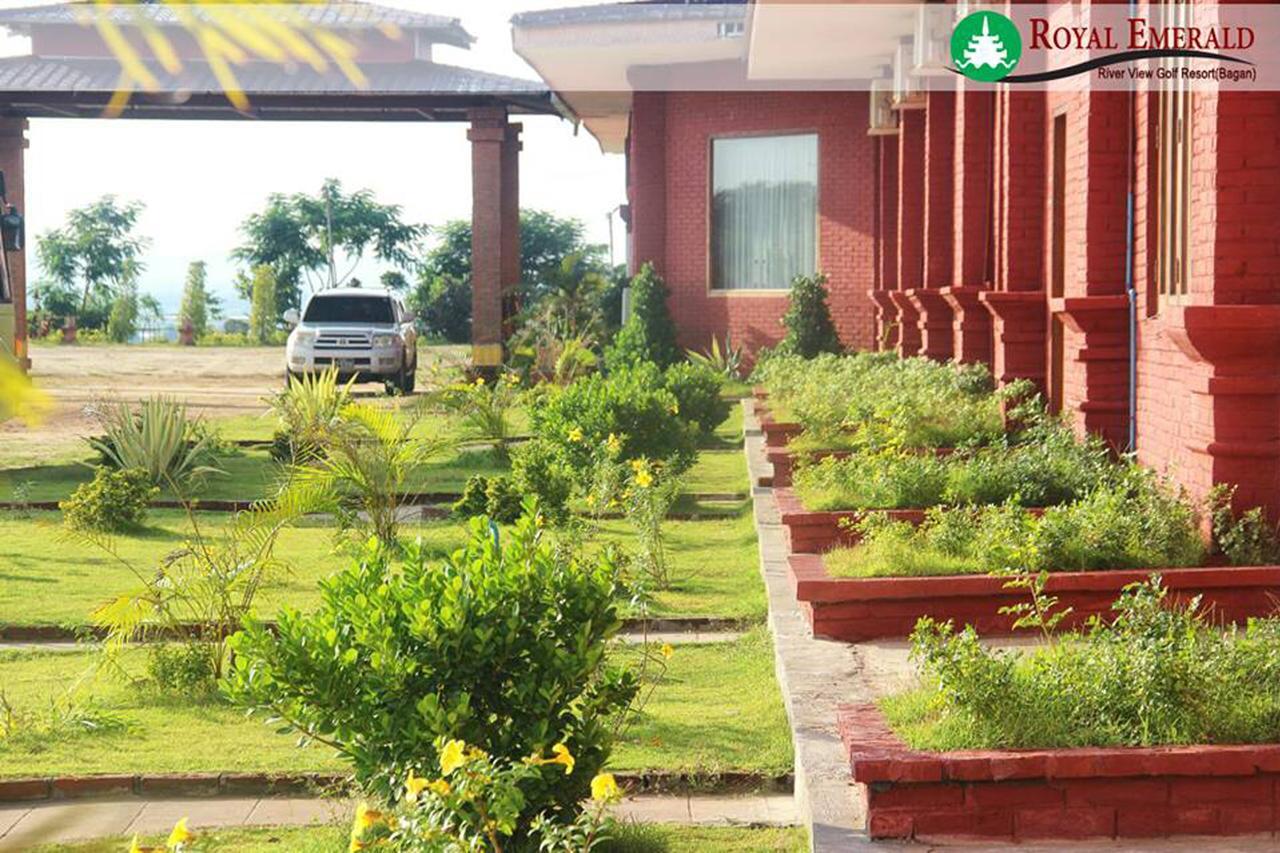 Royal Emerald River View Resort Bagan Buitenkant foto