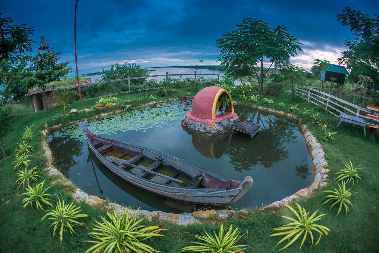 Royal Emerald River View Resort Bagan Buitenkant foto