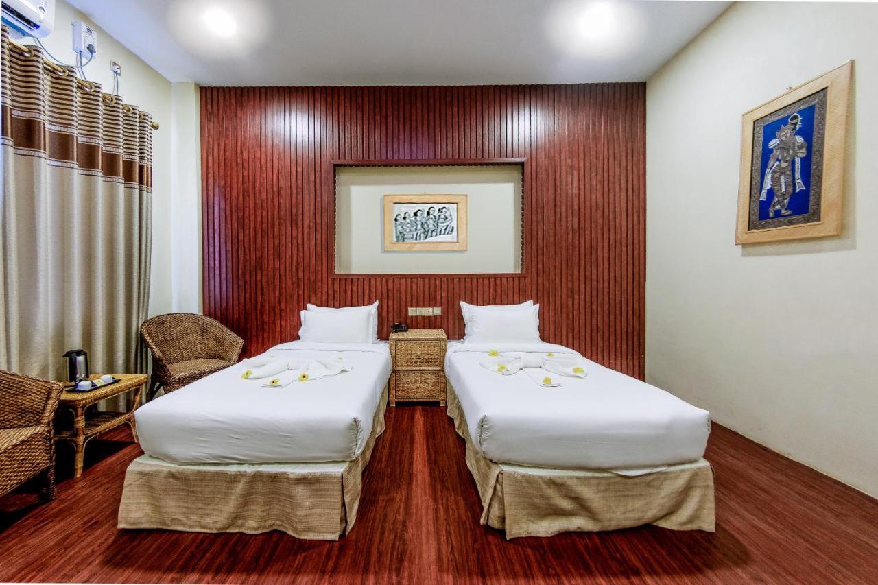 Royal Emerald River View Resort Bagan Buitenkant foto
