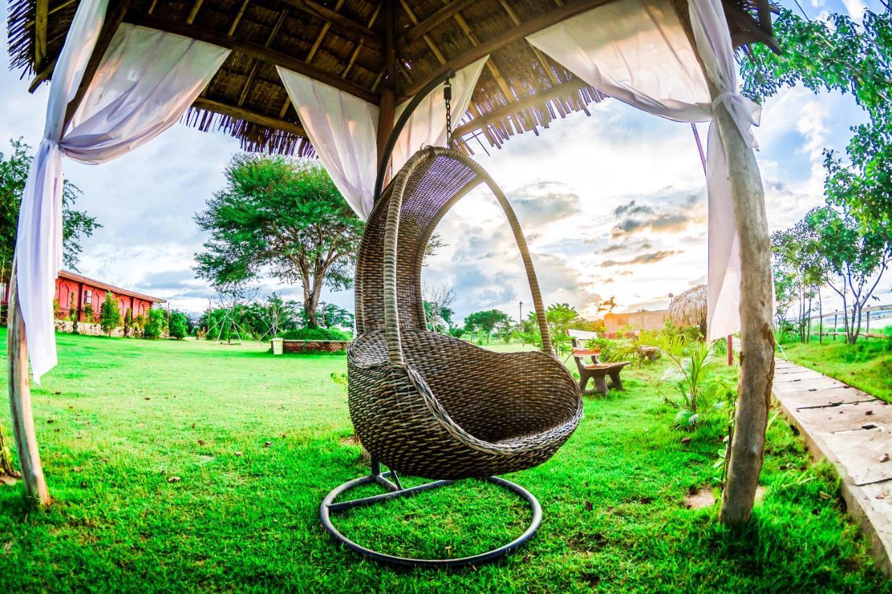 Royal Emerald River View Resort Bagan Buitenkant foto